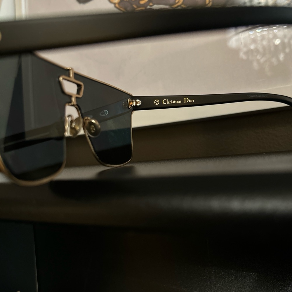 Black and Gold Dior Sunglasses- New Condition - Picture 2 of 9